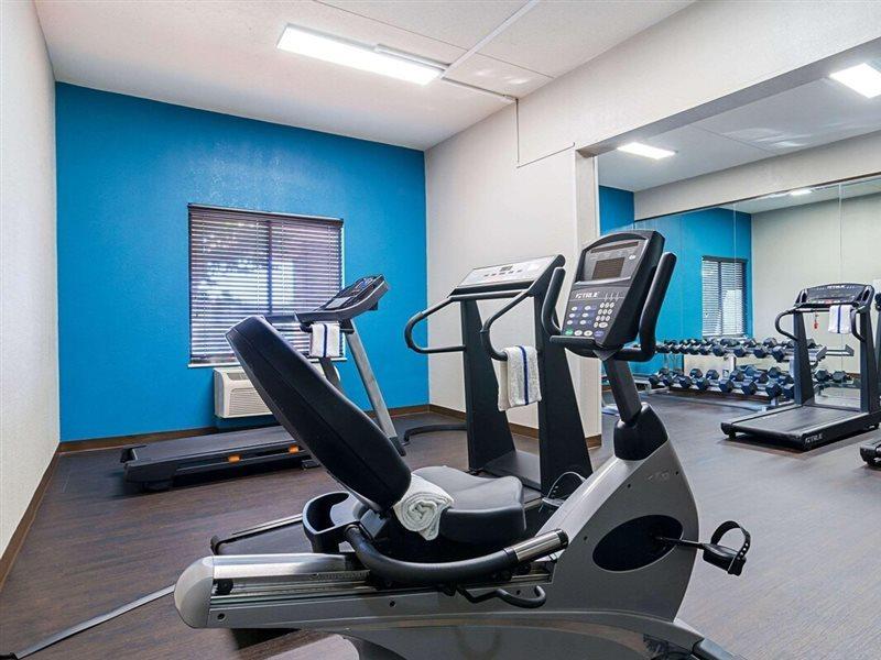 Holiday Inn & Suites Richmond West End, An Ihg Hotel เฮนริโค ภายนอก รูปภาพ