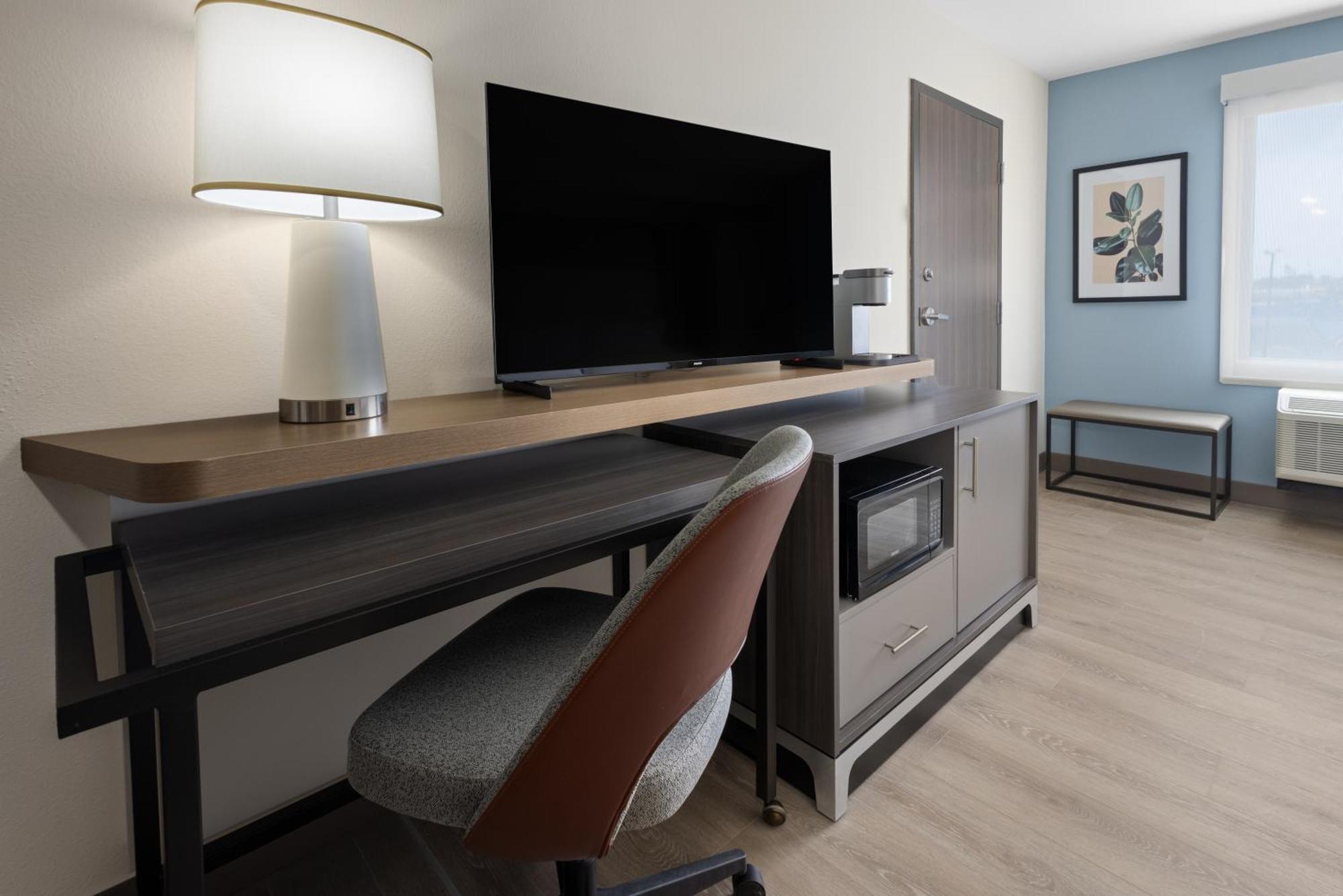 Holiday Inn & Suites Richmond West End, An Ihg Hotel เฮนริโค ภายนอก รูปภาพ