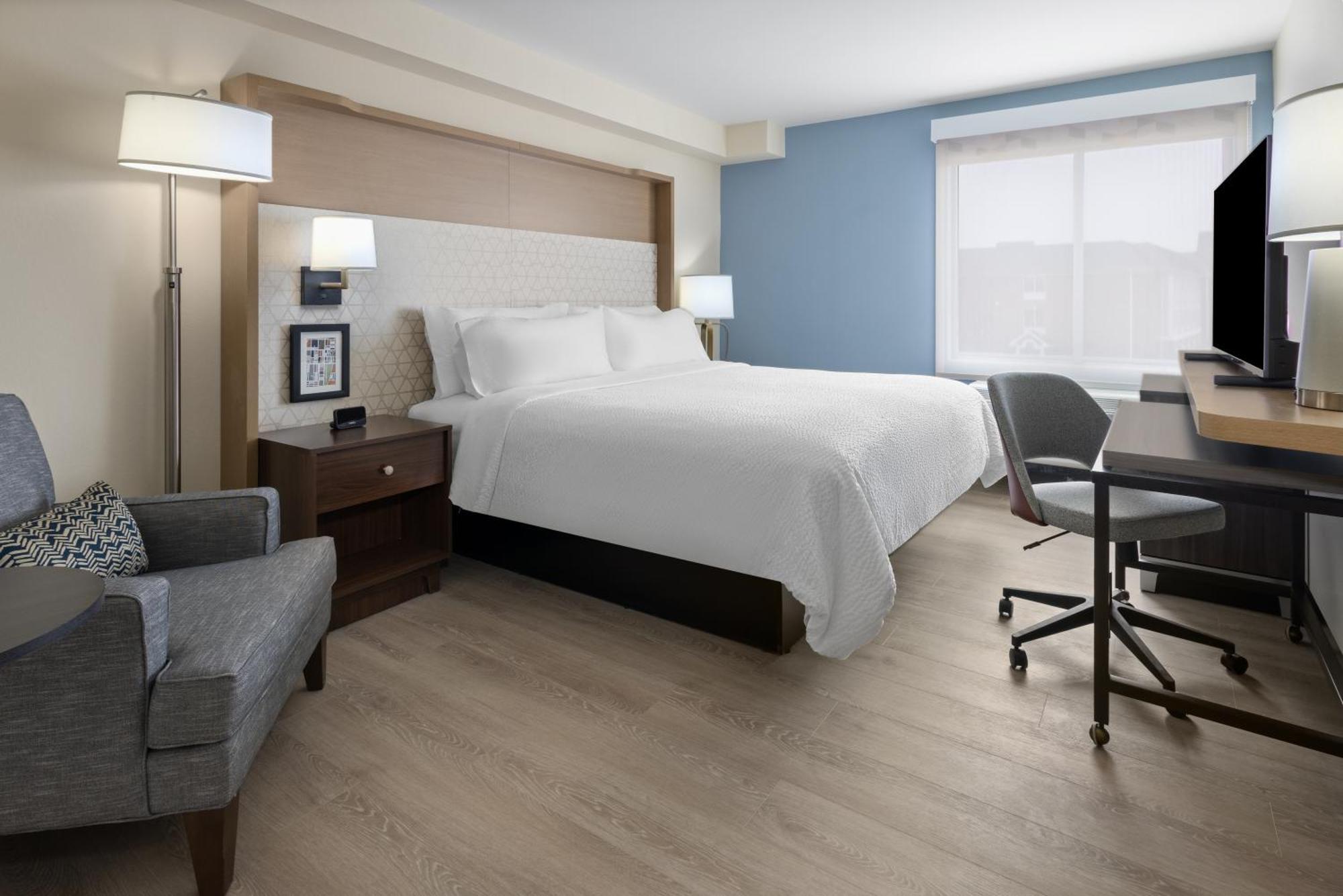Holiday Inn & Suites Richmond West End, An Ihg Hotel เฮนริโค ภายนอก รูปภาพ