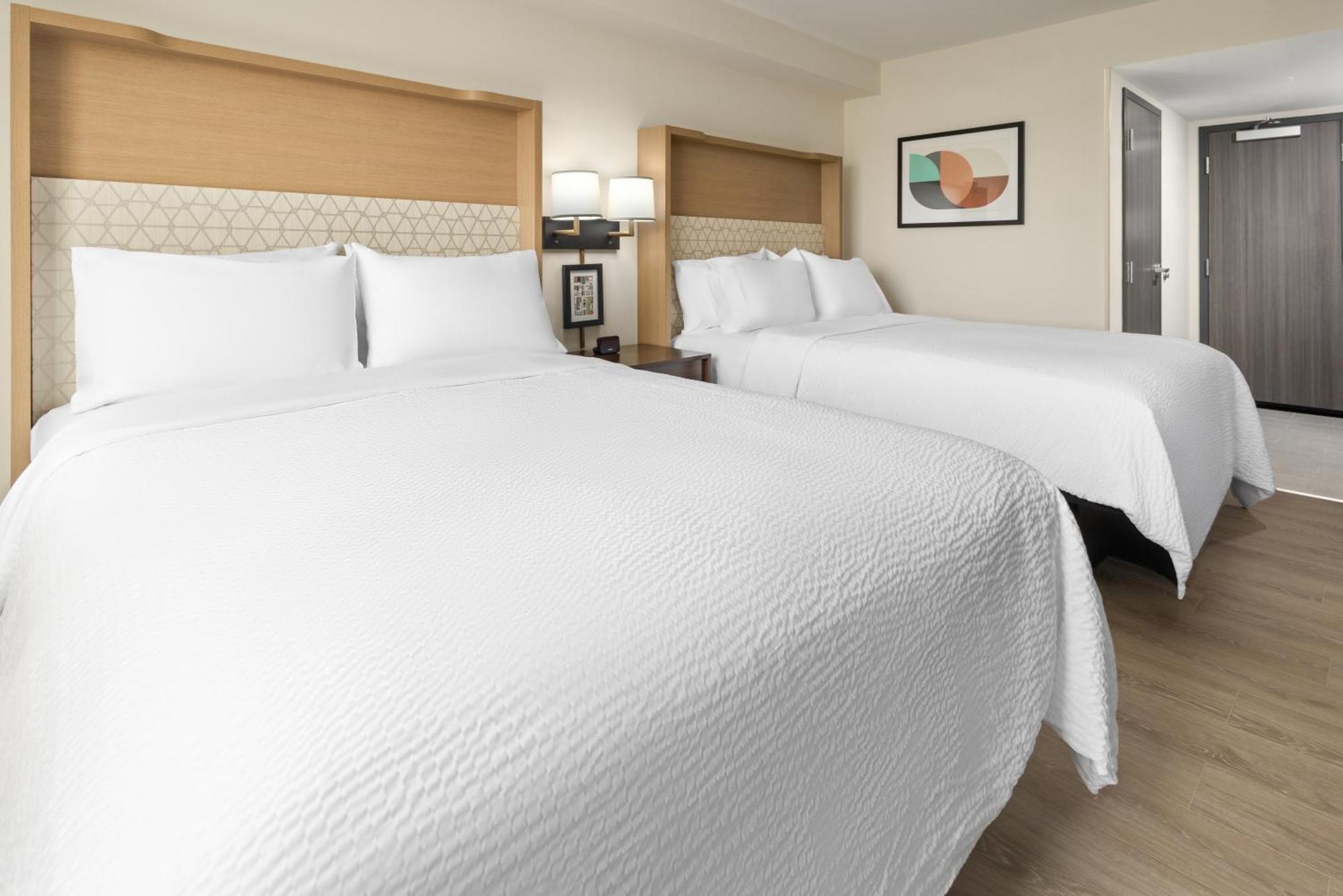Holiday Inn & Suites Richmond West End, An Ihg Hotel เฮนริโค ภายนอก รูปภาพ