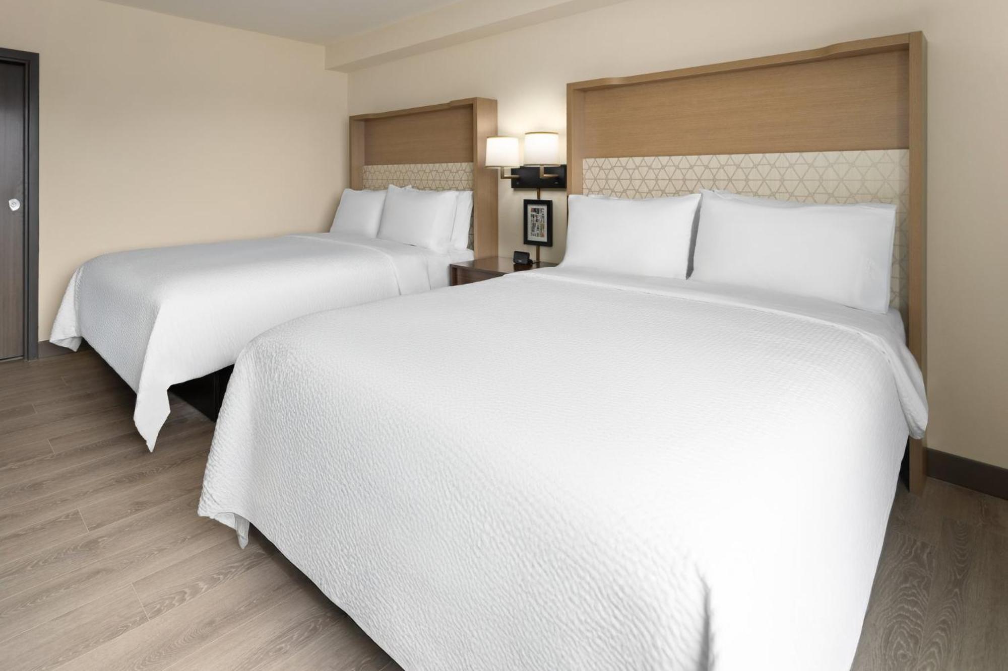 Holiday Inn & Suites Richmond West End, An Ihg Hotel เฮนริโค ภายนอก รูปภาพ
